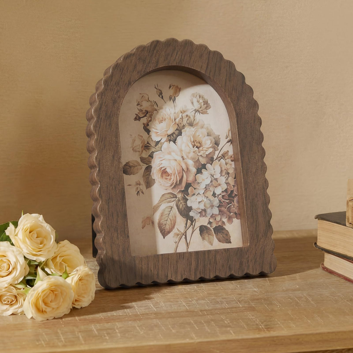 AceOrbit 4x6 Inch Gold Petal Arched Picture Frame Vintage Scalloped