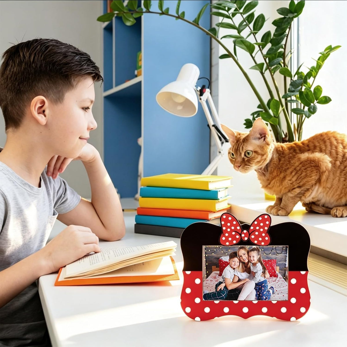 Cartoon photo frame, suitable for 4x6 photos, with bow decoration, thick frame Backrest with stand, for displaying photos desktop, gifts for kids and friends - B12