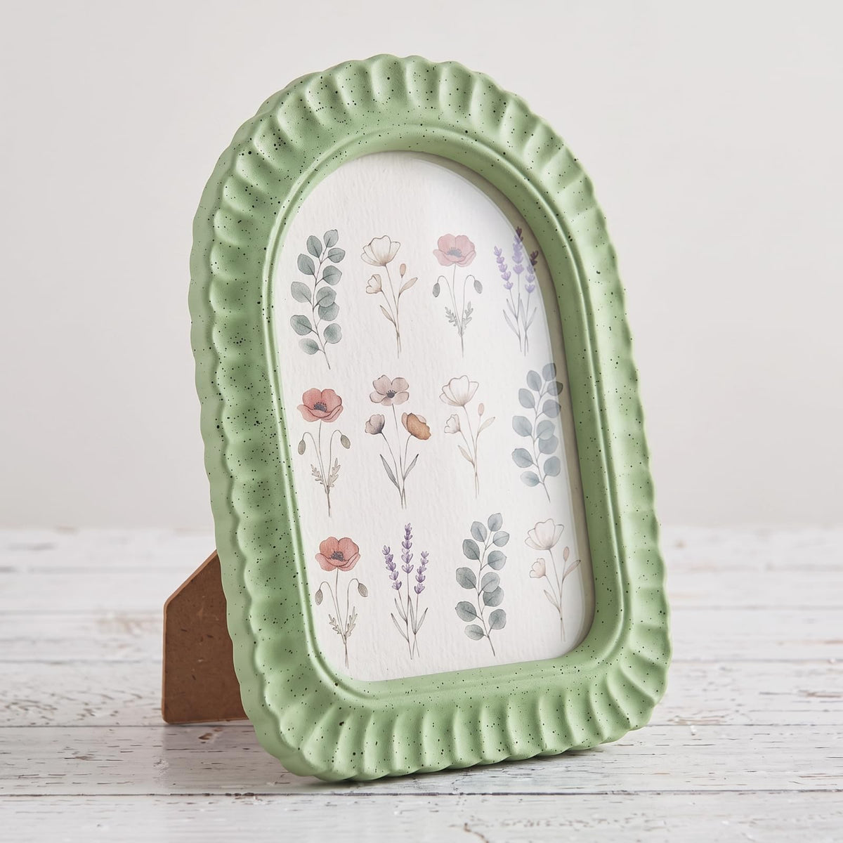 AceOrbit 4x6 Inch Gold Petal Arched Picture Frame Vintage Scalloped