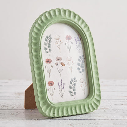 AceOrbit 4x6 Inch Gold Petal Arched Picture Frame Vintage Scalloped