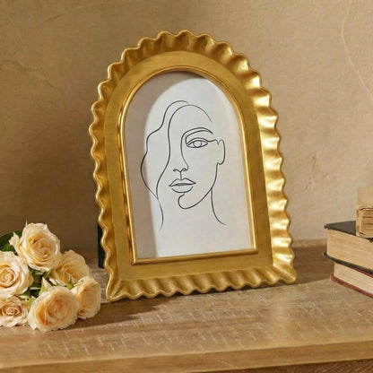 AceOrbit 4x6 Inch Gold Petal Arched Picture Frame Vintage Scalloped
