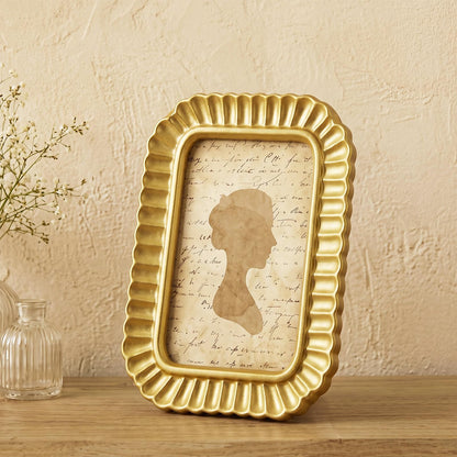 AceOrbit 4x6 Inch Gold Petal Arched Picture Frame Vintage Scalloped